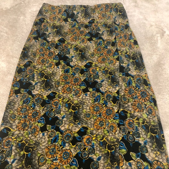 T & 3 Club Floral Maxi Skirt Longyi Sarong - Picture 2 of 8